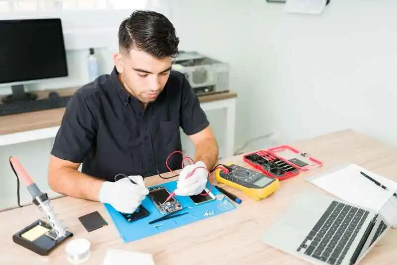 مرکز تعمیر پوکو F4 GT